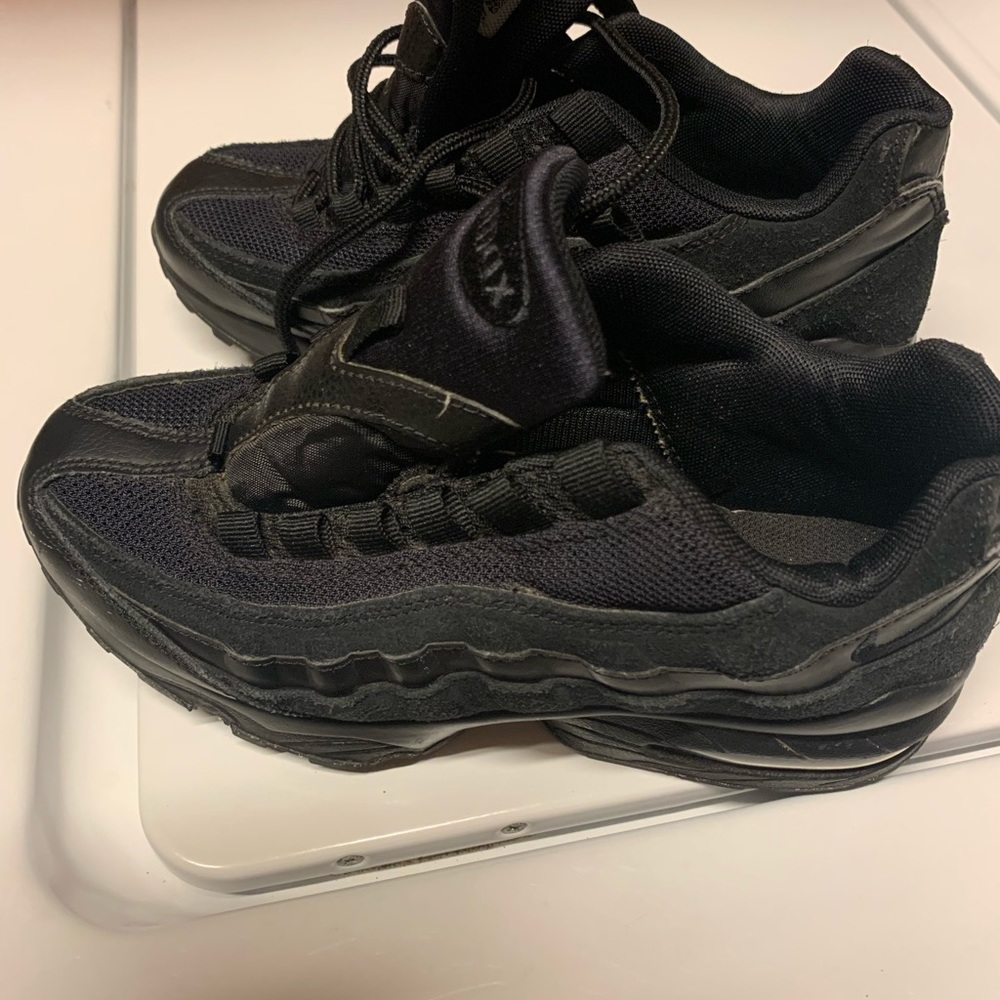 🔥 AIR MAX 95 •BLACK• Grade School Boys 4.5Y